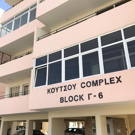 Pool Apartment Larnaca Dış mekan fotoğraf