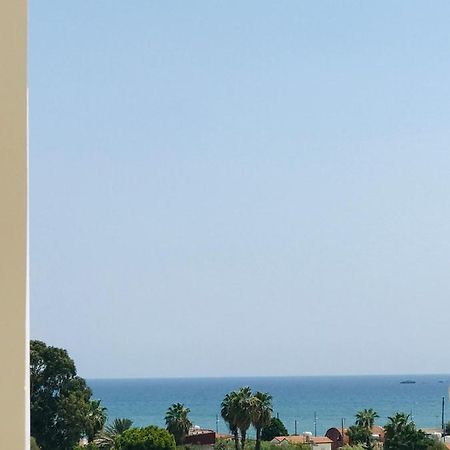 Pool Apartment Larnaca Dış mekan fotoğraf
