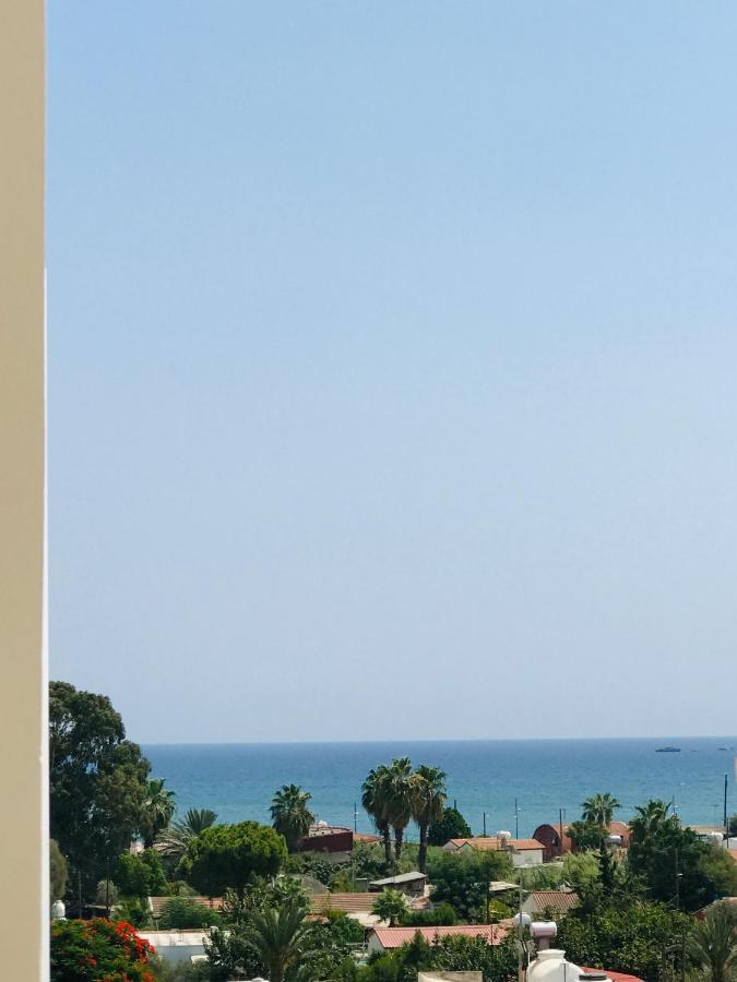 Pool Apartment Larnaca Dış mekan fotoğraf